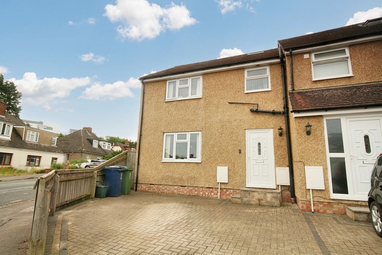 4 Bed End Terraced House For Sale