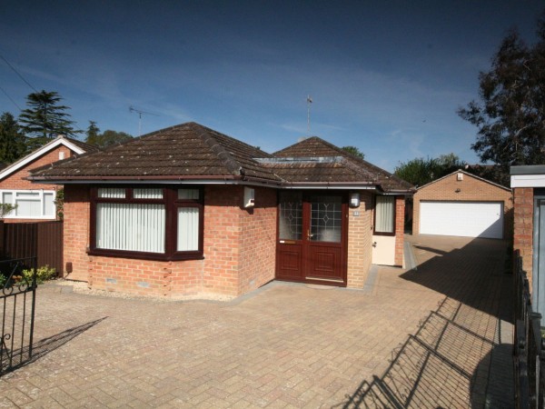 3 Bed Detached Bungalow For Sale - Photograph 1