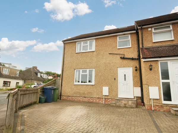 4 Bed End Terraced House For Sale - Photograph 1